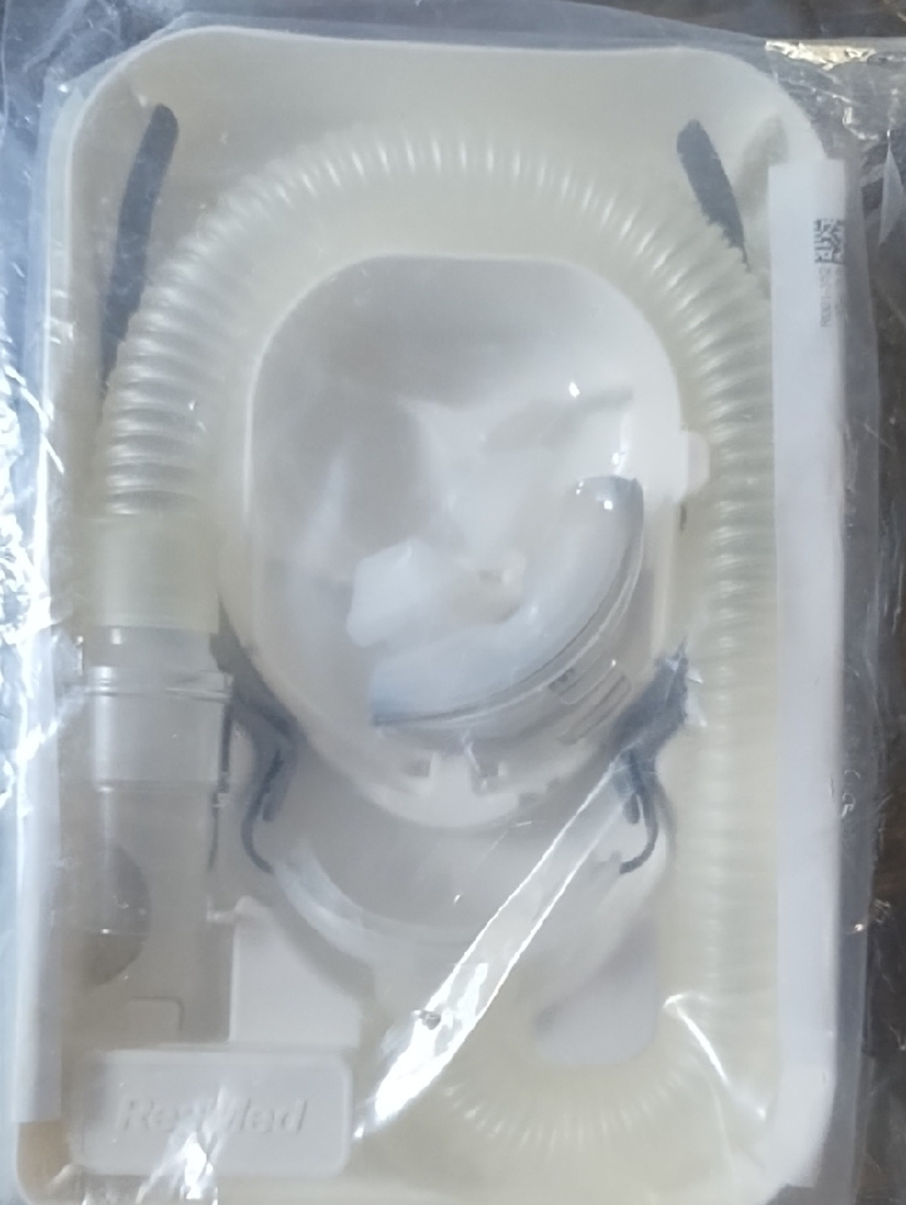 Reamed AirFit Frame Sys Medium With 2  AirFit P10 Pillow Medium And 2 Large Ones